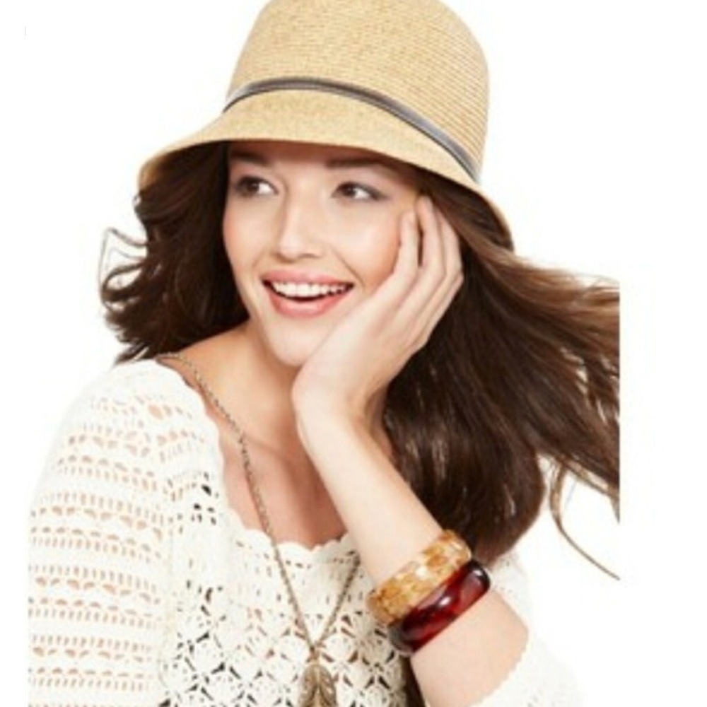 Nine West bucket hat